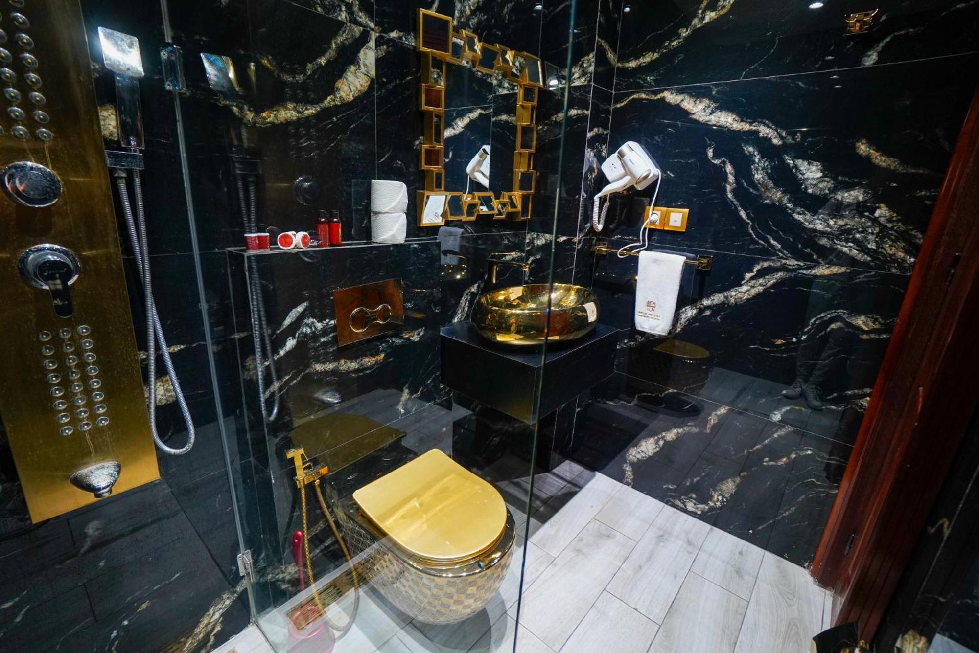 Great & Penthouse Apartment